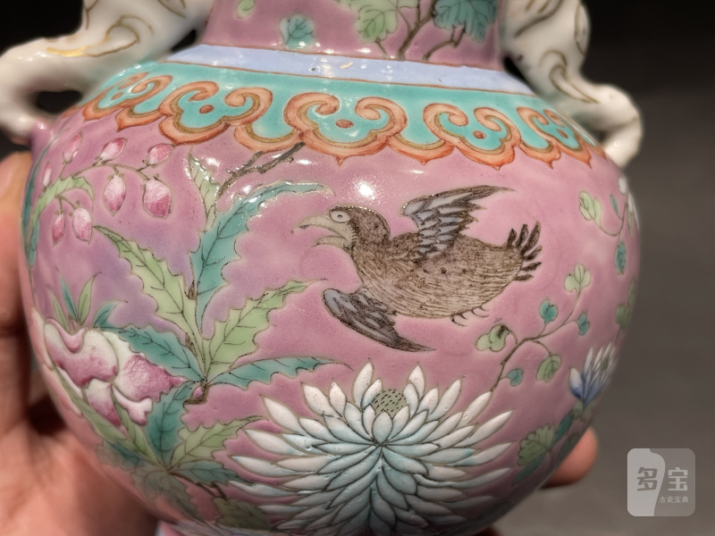 清光绪 宫粉地粉彩花鸟纹象耳尊一对 - 图6
